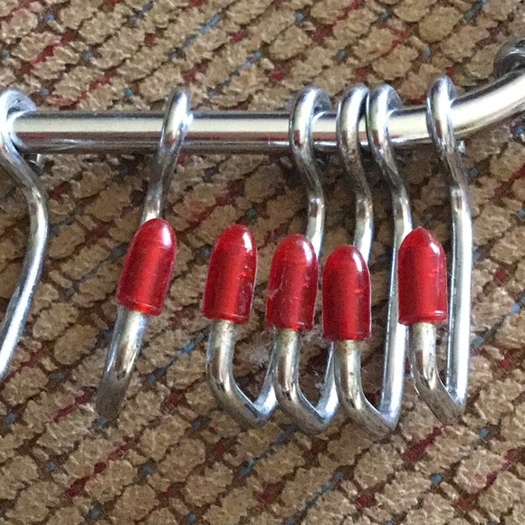 Belt, tie and scarf holder - Picture 3 of 3